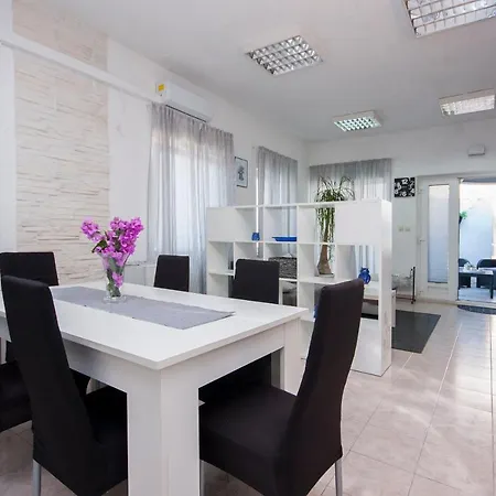 House Kala * Brodarica (Sibenik-Knin)