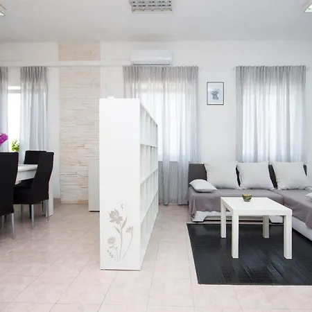 Holiday home House Kala